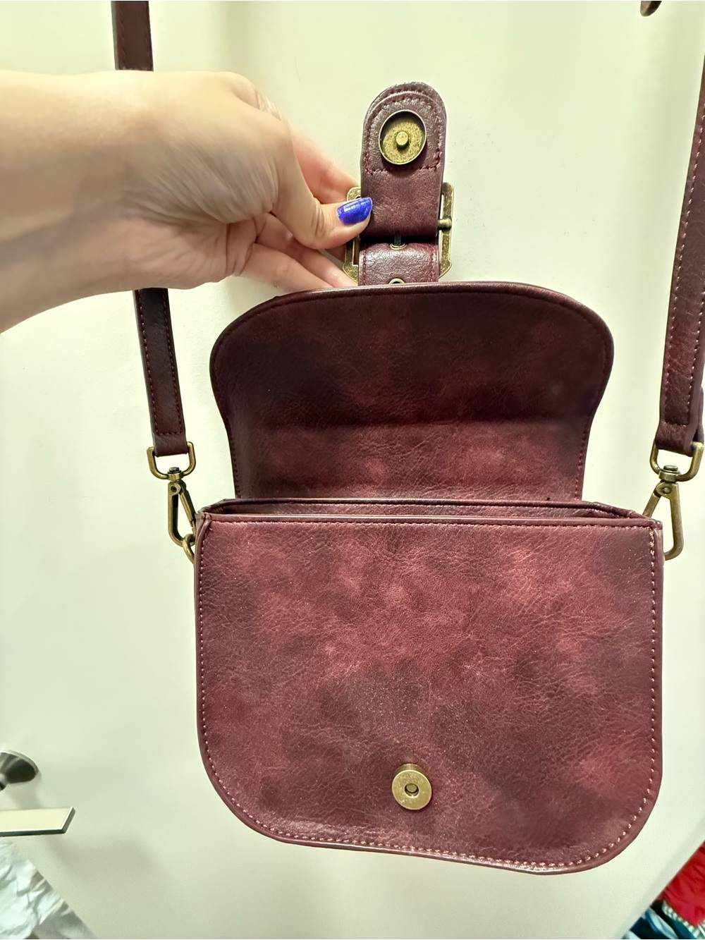 Disturbia Rosamoth Buckle Crossbody Satchel Bag - Picture 9 of 9